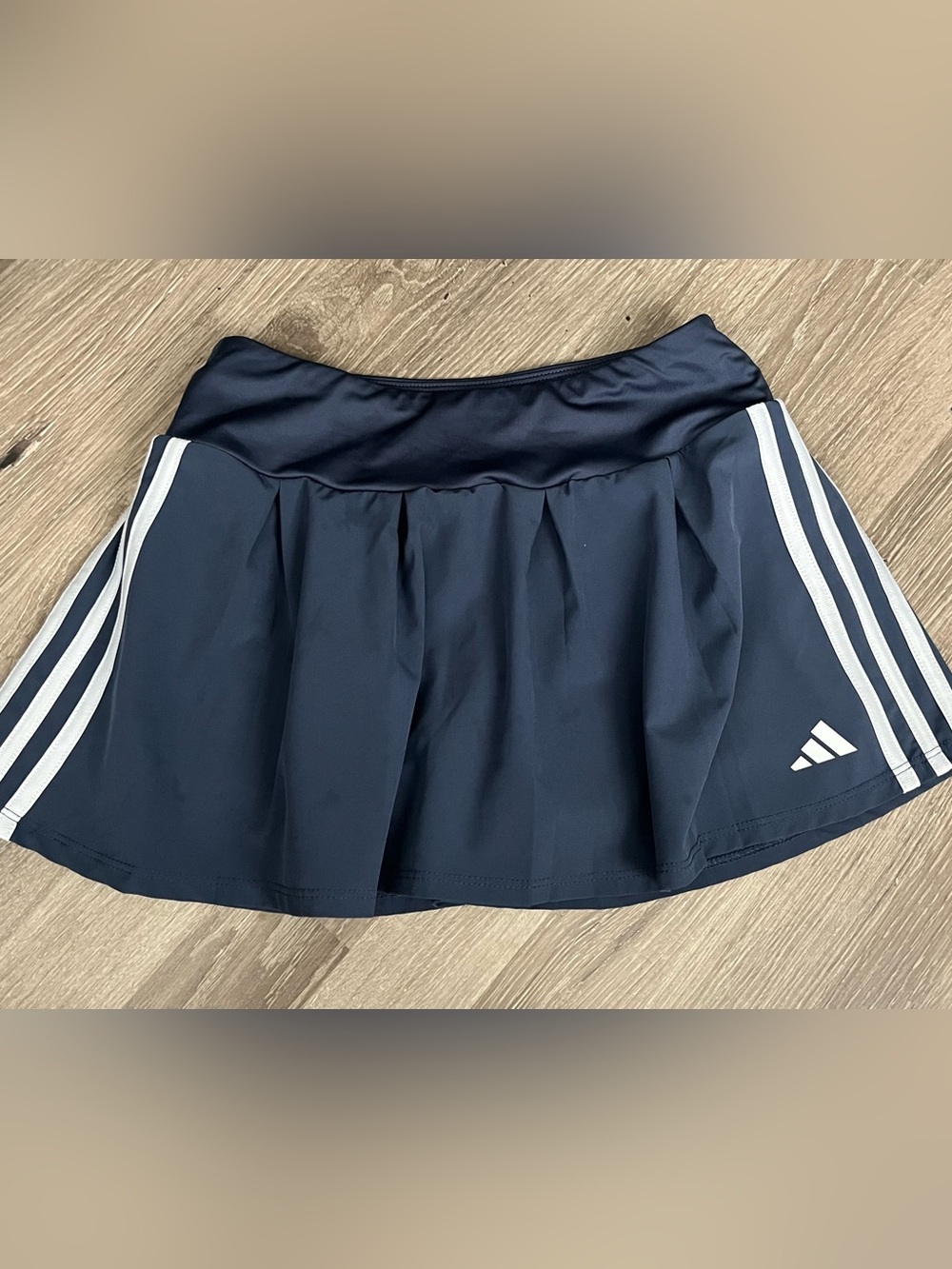 NWOT Adidas skort/M